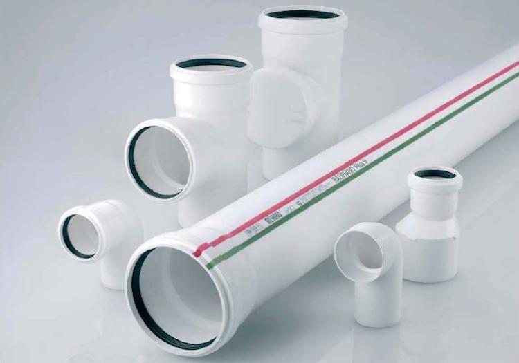 Tuyaux en plastique plastikovye-truby-kanalizacii1