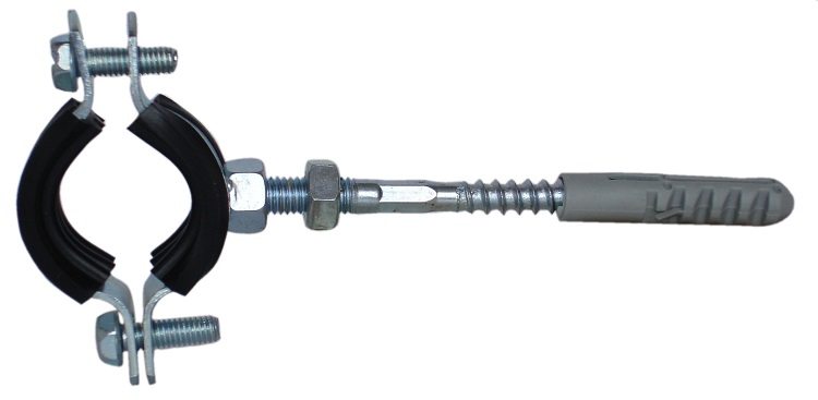 Pour la fixation des tuyaux d'égout, des tuyaux métalliques sont souvent utilisés. Fixation de tuyaux en polypropylène au mur