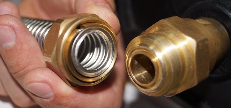 Il existe plusieurs types de raccords pour connecter des tuyaux ondulés. Raccords de tuyaux en acier inoxydable ondulé