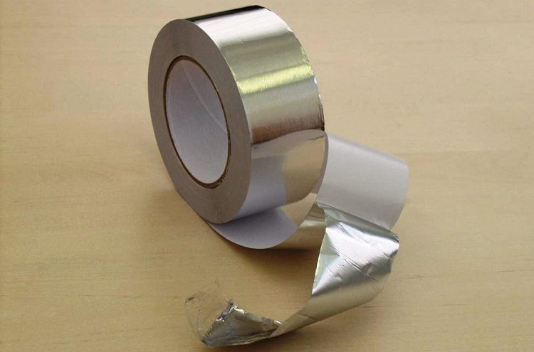 Lors du montage d'un tuyau ondulé en aluminium, l'utilisation de ruban métallique est autorisée Tuyau ondulé pour la ventilation
