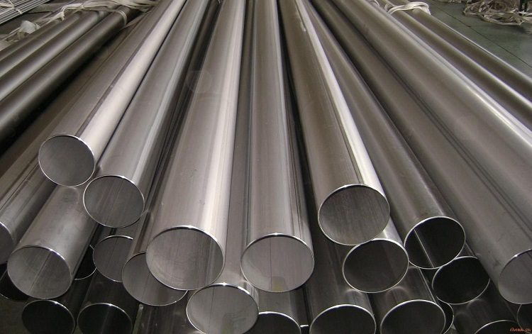 Tuyaux métalliques - le matériau le plus courant pour les systèmes de chauffage Soudage à froid pour tuyaux de chauffage