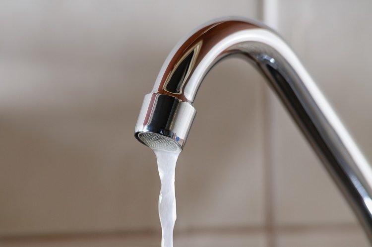 Dans les tuyaux mal montés, la pression sera faible et la pression de l'eau dans le robinet sera faible Installation de tuyaux d'eau à faire soi-même à partir de tuyaux en polypropylène