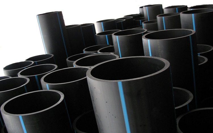 Les tuyaux à diverses fins sont montés à partir de tuyaux en polyéthylène Raccords électrosoudés pour tuyaux en polyéthylène