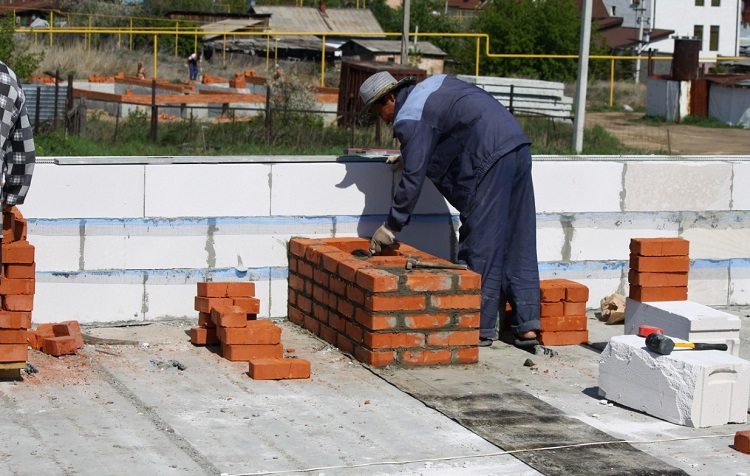 La cheminée en brique est difficile à installer et à entretenir Tuyau de cheminée bricolage