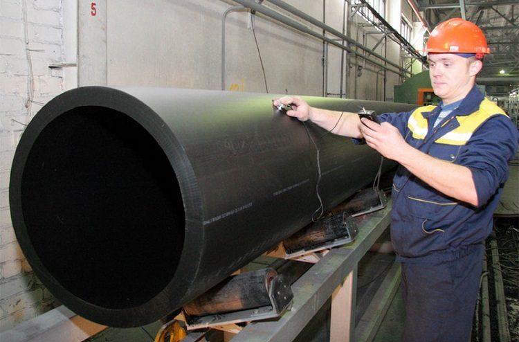 Les tuyaux en polyéthylène sont fabriqués conformément à GOST et passent un contrôle de qualité tuyaux d'égout en polyéthylène
