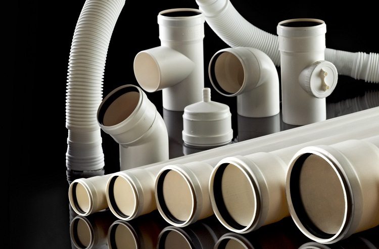Une variété de types de tuyaux et de raccords pour eux vous permet d'assembler un conduit de ventilation de toute complexité ventilation par bricolage à partir de tuyaux d'égout