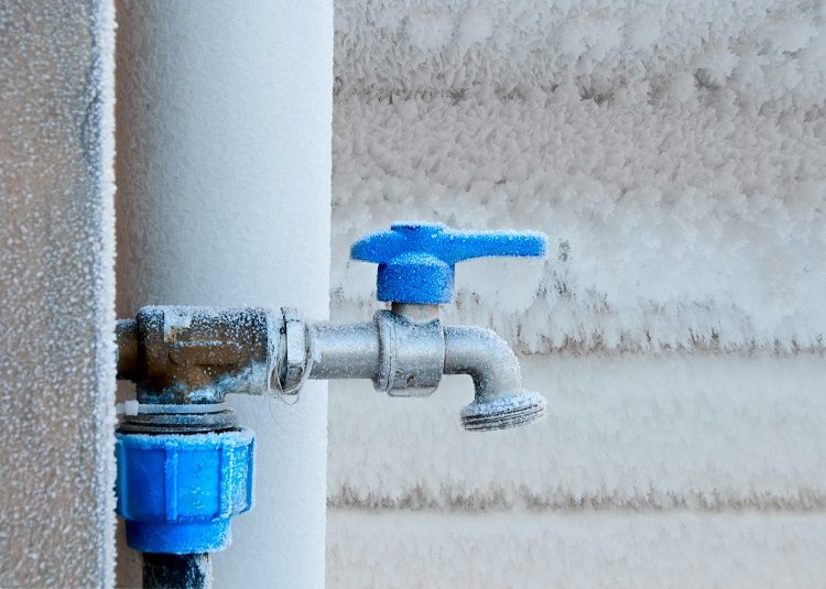 L'approvisionnement en eau peu profonde dans certaines régions en hiver cesse tout simplement de fonctionner profondeur de pose de la conduite d'eau