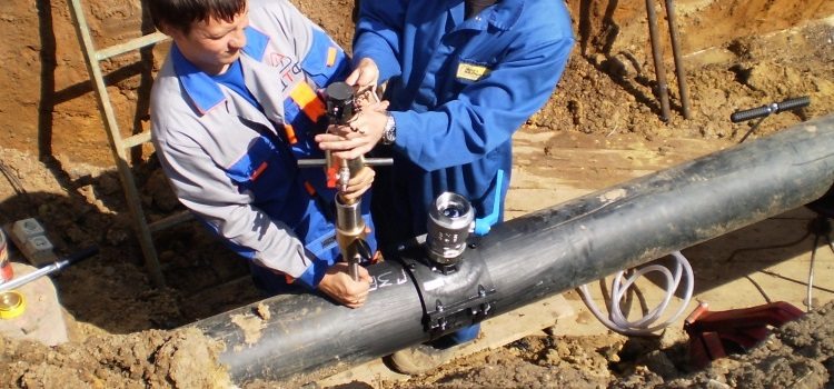 Il est possible de faire un insert dans le système d'alimentation en eau sans déconnecter la ligne, mais cela nécessite des pièces et des équipements de connexion spéciaux Comment percuter une conduite d'eau sous pression