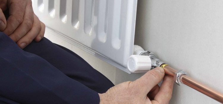 Il est possible d'installer le chauffage dans la maison en utilisant différents types de tuyaux pose de tuyaux de chauffage dans une maison privée