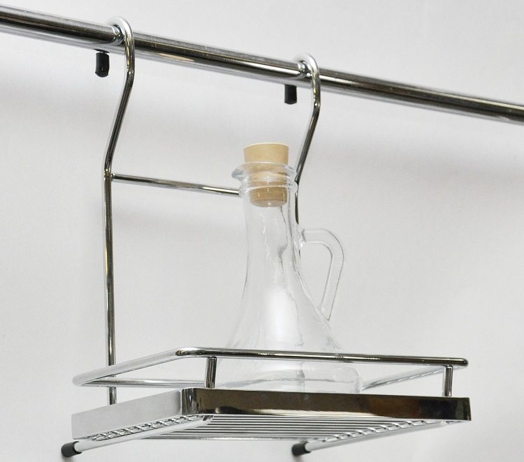 Le tuyau de gaz peut être utilisé comme garde-corps, l'essentiel est de ne pas y accrocher d'objets très lourds Comment cacher un tuyau de gaz dans la cuisine