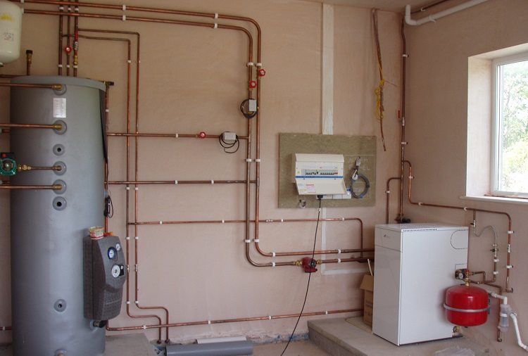 Les tuyaux en cuivre peuvent résister à des pressions et des températures élevées.Par conséquent, ils sont souvent utilisés pour l'installation de systèmes de chauffage Tuyau en cuivre recuit
