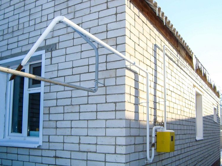 L'approvisionnement en gaz de la maison doit être effectué dans le respect des mesures de sécurité, et le choix des tuyaux ici joue un rôle important Tuyau en plastique pour gaz