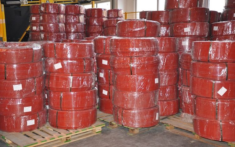 En raison de la nature de la technologie pour la production de tuyaux en polyéthylène réticulé, seuls de petits diamètres sont produits Tuyau en polyéthylène réticulé