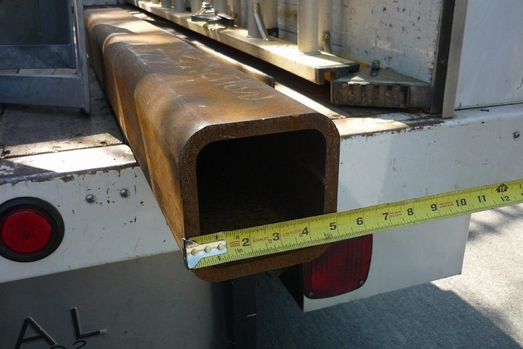 De l'épaisseur de paroi du tube profilé dépend de sa résistance aux charges et de la possibilité d'utilisation dans une zone particulière Tubes profilés en acier inoxydable