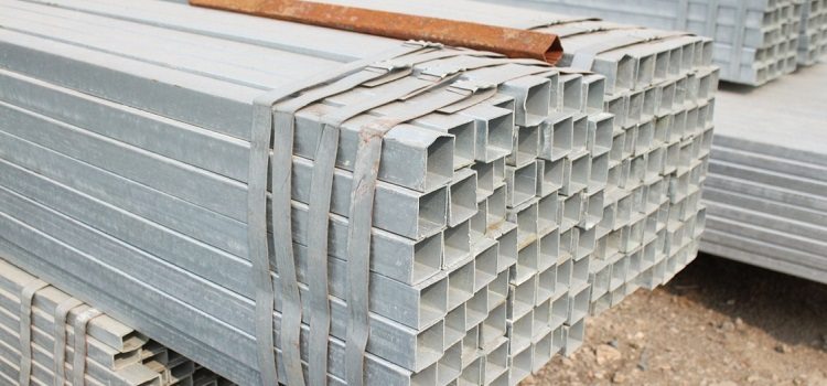 Les tubes profilés en acier sont disponibles dans une grande variété de formes transversales et sont utilisés dans divers domaines de l'industrie et de la construction. Tubes profilés en acier inoxydable