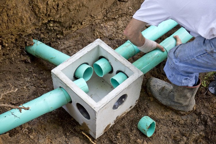 Le diamètre et le type de tuyaux sont sélectionnés en fonction du type d'eaux usées futures et de l'emplacement du système Tuyaux d'égout en PVC