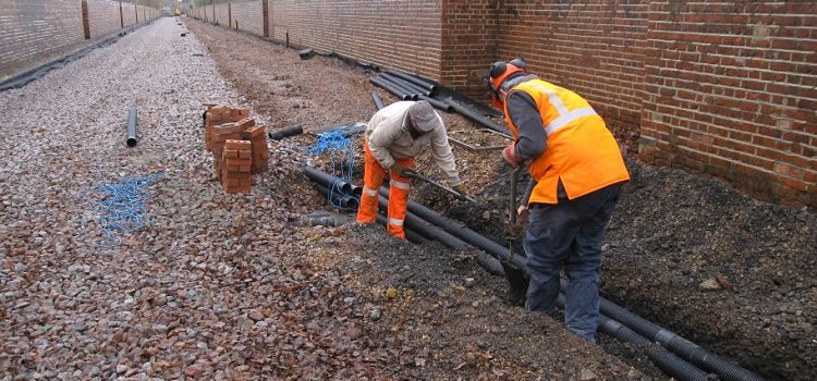 Tuyaux en polyéthylène - l'un des meilleurs moyens de protéger les câbles lors de la pose de réseaux électriques souterrains Tuyau en PEHD pour la pose de câbles dans le sol