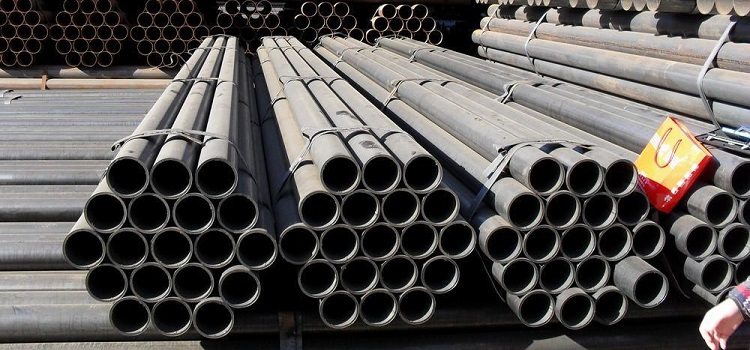 Tubes en acier - un matériau utilisé dans une grande variété de systèmes, structures et structures Assortiment de tuyaux en acier