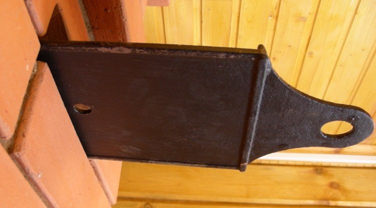 Les vannes pour le four se présentent sous plusieurs formes et sont utilisées pour ajuster le tirage dans la cheminée Robinets-vannes en fonte