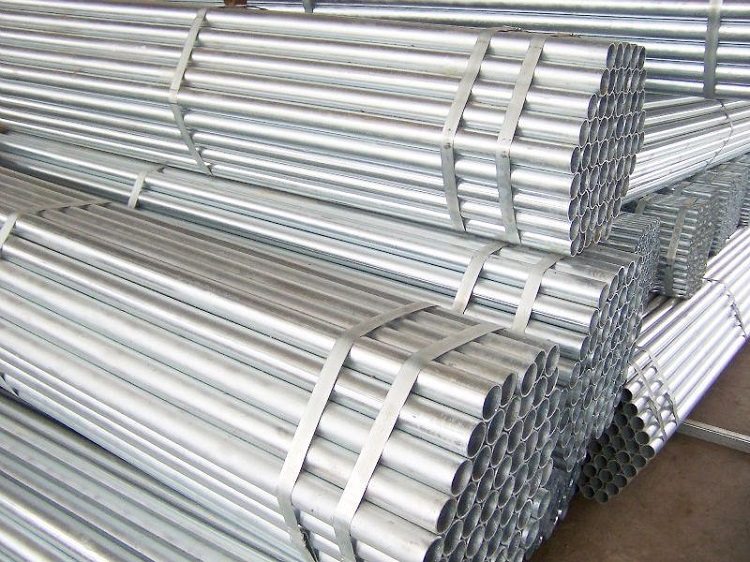 Les tuyaux en acier soudés et sans soudure conviennent aux systèmes de chauffage. Tuyaux métalliques pour le chauffage