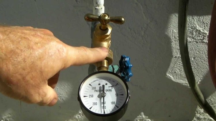 L'un des avantages des tuyaux métalliques est la résistance à haute pression présente dans tout système de chauffage. Tuyaux métalliques pour le chauffage