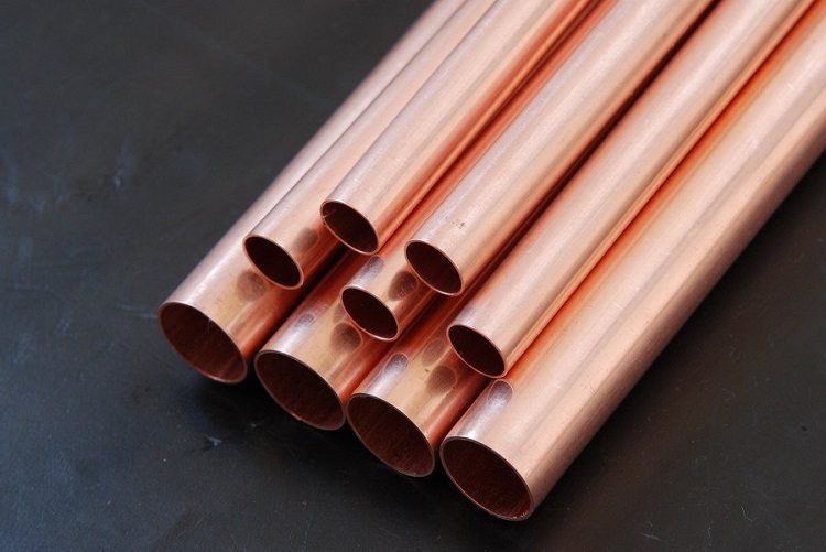 Les tuyaux en cuivre sont les produits les plus durables et les plus sûrs pour les humains de tous ceux qui sont utilisés pour l'installation de chauffage Tuyaux métalliques pour le chauffage