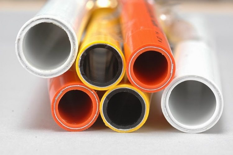 Le polyéthylène réticulé est l'un des matériaux les plus fiables pour l'installation de chauffage Tuyaux en polyéthylène GOST 18599 2001