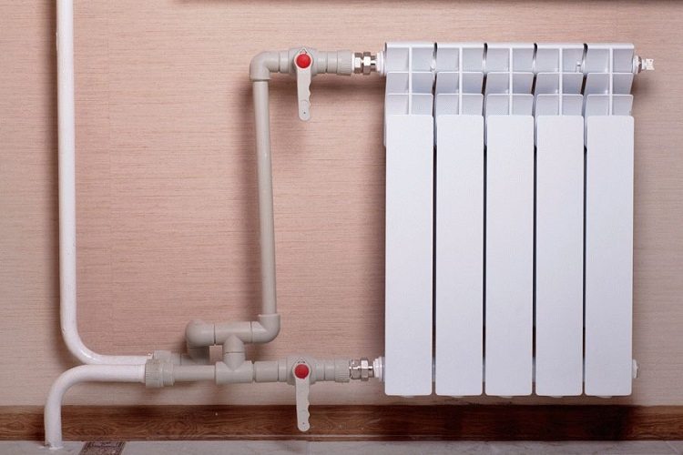 Dans les immeubles d'habitation, il est possible de remplacer les tuyaux de chauffage en métal par des tuyaux en polypropylène, complètement ou partiellement Tuyaux en polypropylène pour le chauffage