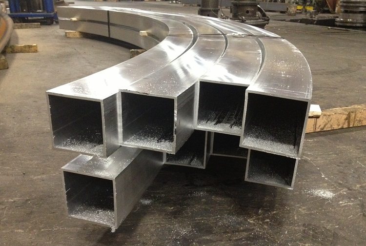 Les tubes profilés en aluminium sont disponibles dans une grande variété de formes et de configurations. Tuyau profilé en aluminium