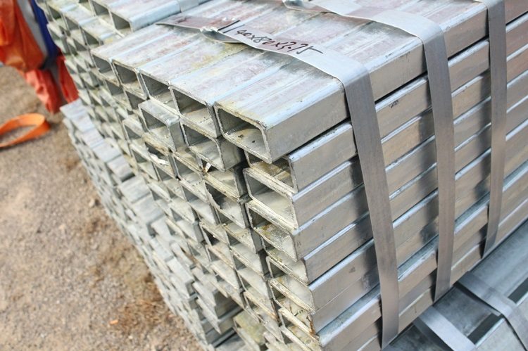 La surface des tuyaux produits par la technologie doit être homogène et exempte d'impuretés Tuyau profilé en aluminium