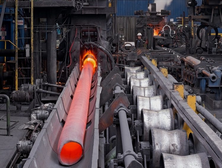 Pour la production sans couture de tuyaux profilés, des billettes rondes sont utilisées. tube en acier profilé