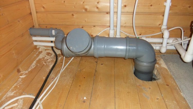 L'égout en PVC est l'une des options de communication les plus courantes dans les maisons modernes Tuyaux en PVC pour eaux usées GOST 51613 2000