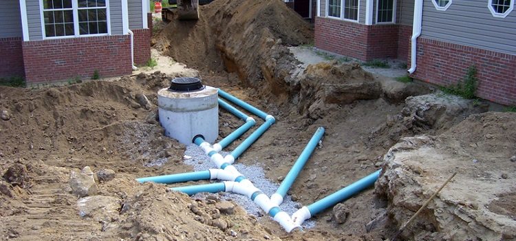 Les tuyaux en PVC utilisés pour les systèmes d'égouts souterrains et de surface sont également fabriqués conformément à GOST Tuyaux en PVC pour eaux usées GOST 51613 2000