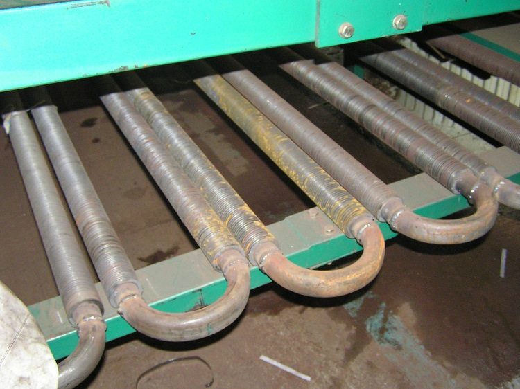 L'acier donne bien de la chaleur, donc les tuyaux en sont souvent utilisés pour la fabrication d'appareils de chauffage tubes en acier déformés à froid sans soudure gost 8734 78