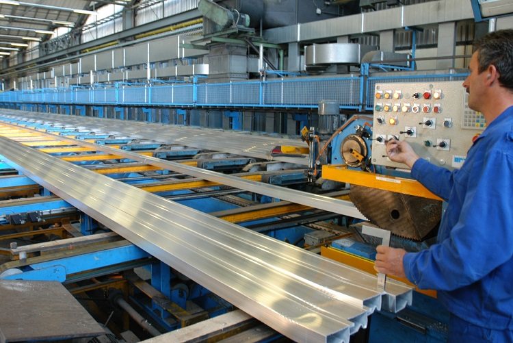Chaque type de tube profilé présente des écarts de paramètres autorisés qui sont strictement contrôlés pendant la production. Profilé de tuyau en aluminium carré