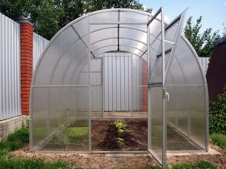 Les tuyaux en aluminium sont faciles à traiter, ils sont donc souvent utilisés dans la vie quotidienne pour les besoins des ménages. Profil de tuyau rectangulaire en aluminium