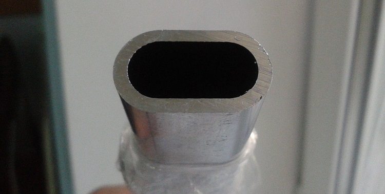 L'utilisation de tuyaux façonnés dépend de leur diamètre et de l'épaisseur de leur paroi: les produits de petites tailles sont souvent utilisés dans l'industrie du meuble Tubes profilés
