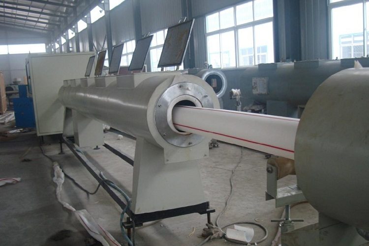 Le plus souvent, la méthode d'extrusion est utilisée pour produire des tuyaux en PEHD. Tuyaux en polyéthylène