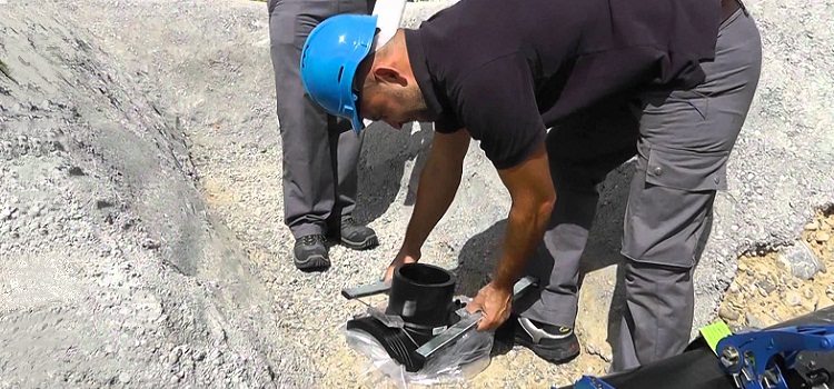 À l'aide d'une selle, vous pouvez tomber sur un pipeline déjà terminé et créer une branche Selle de tuyau PNE
