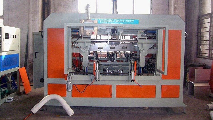 Dans des conditions industrielles, les tuyaux en plastique sont moulés à l'aide de machines de moulage. Comment redresser un tuyau en PEHD
