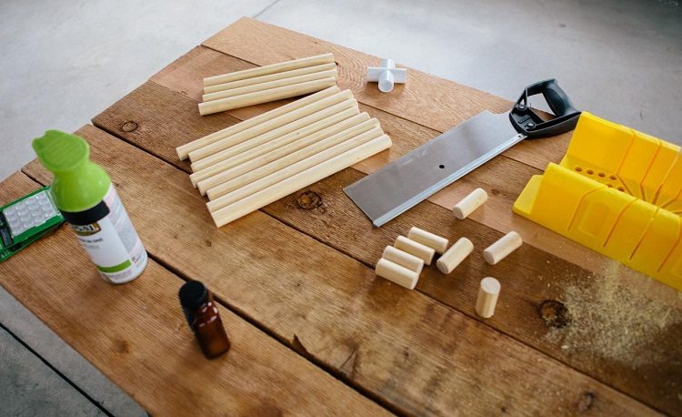 Pour créer de l'artisanat à partir de tuyaux en plastique, les outils les plus simples suffisent Artisanat à partir de tuyaux en PVC