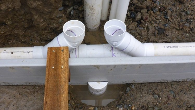 Les tuyaux en chlorure de polyvinyle sont utilisés pour les systèmes d'alimentation en eau, les gazoducs et les systèmes de drainage Tuyau en PVC
