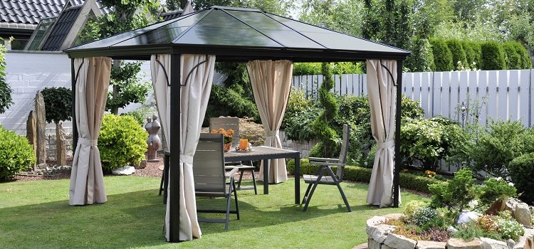 Le gazebo est un bâtiment important pour un domaine privé moderne et vous pouvez le construire vous-même Tige d'un tube profilé de vos propres mains