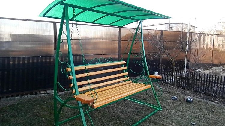 Pour la fabrication de balançoires, vous pouvez prendre des tuyaux ronds et profilés Balançoire de tuyau
