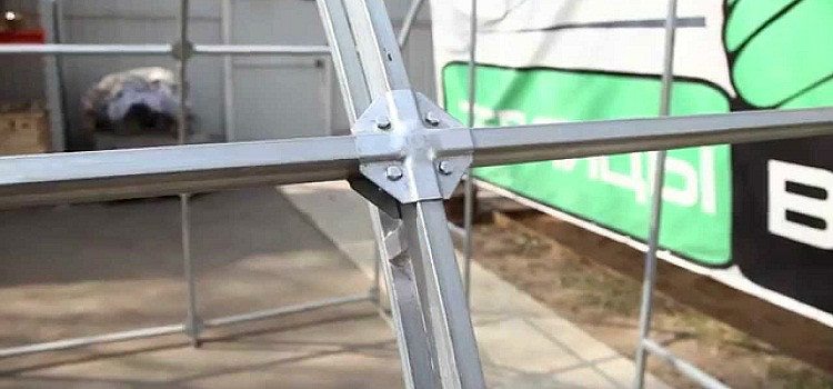 Le système du crabe est un type de monture moderne utilisé dans les structures surdimensionnées Système de crabe pour tubes profilés