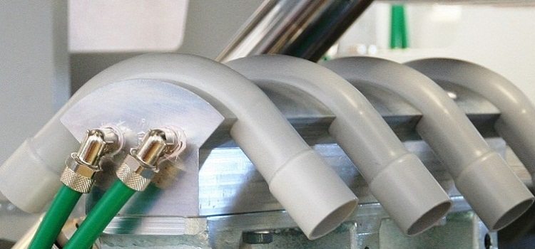 Les tuyaux en PEHD peuvent être pliés de différentes manières, mais chaque méthode nécessite un calcul précis Rayon de courbure des tuyaux en PEHD