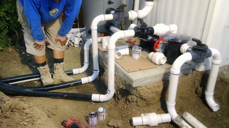 Un système d'égout domestique peut être construit à partir de tuyaux en PVC-U Tuyau en PVC