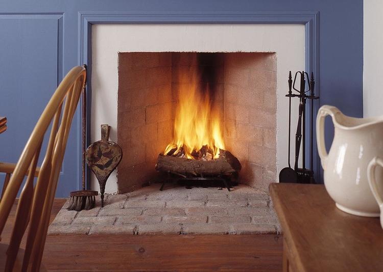 La cheminée fournit le tirage, dont dépend le processus de combustion du combustible. Cheminée cheminée