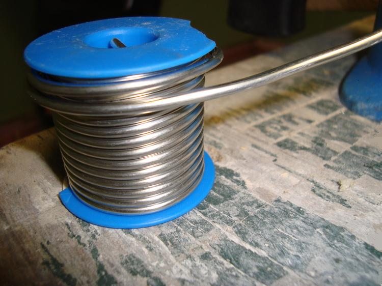 Pour le brasage à basse température, une soudure douce est utilisée, produite en bobines. Soudage des tubes de climatisation