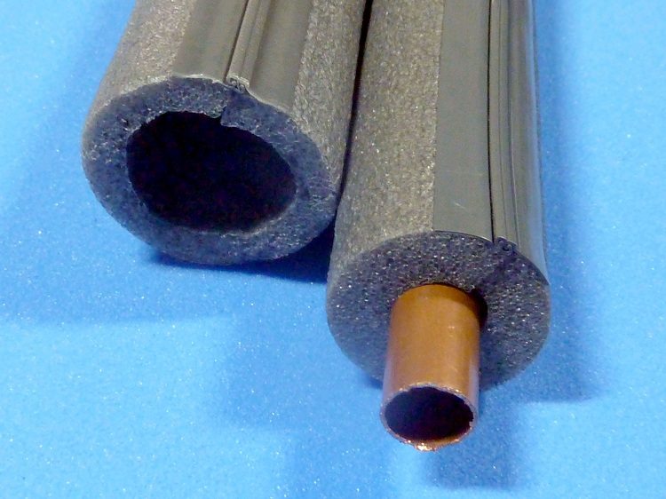 Les matériaux d'isolation en mousse nécessitent une étanchéité soigneuse au niveau des joints Isolation thermique pour tuyaux